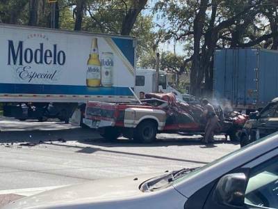 Portion of John Young Parkway shut down after pickup and tanker trucks collide - clickorlando.com - state Florida - city Orlando