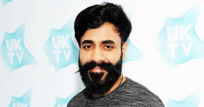 Comedian Paul Chowdhry pays tribute as mum dies of coronavirus after being 'denied vaccine' - mirror.co.uk
