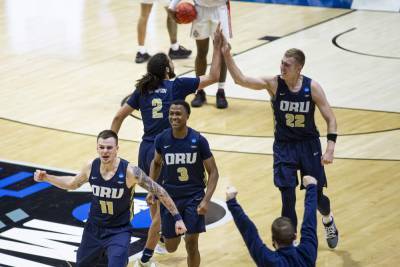 Oral Roberts shocks Ohio State, first big upset of NCAAs - clickorlando.com - state Tennessee - state Ohio - state Indiana - state Michigan - county Roberts - county Lafayette - city West Lafayette, state Indiana - city Oral, county Roberts