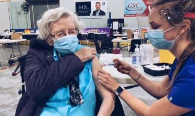 ‘A huge honour’: Guelph nurse administers COVID-19 vaccine to her own grandmother - globalnews.ca - Netherlands - county Ontario - county Centre