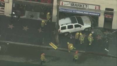 El Capitan Theatre - FOX 11 crew members taken to hospital after SUV crashes into Hollywood building, 3 others hurt - fox29.com - Los Angeles - city Hollywood - county Los Angeles