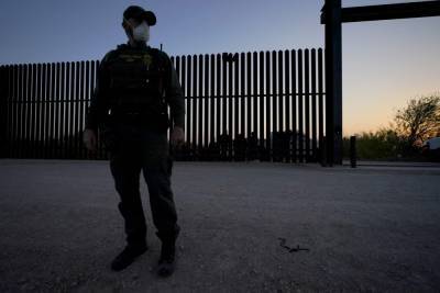 Photos of migrant detention highlight Biden's border secrecy - clickorlando.com - Washington
