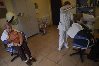 Carolina Darias - Spain broadens use of AstraZeneca jab to adults under age 65 - clickorlando.com - Spain - city Madrid - Sweden