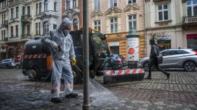 Poland facing tougher restrictions as infections rise - rte.ie - Britain - Poland