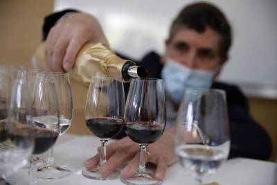 Out of this world: Tasters savor fine wine that spent year in space - clickorlando.com
