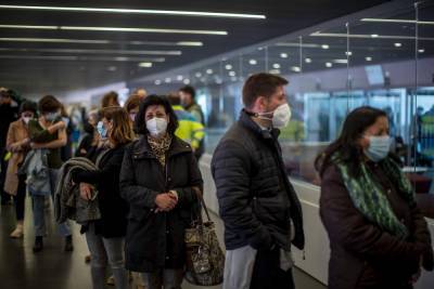 Spaniards line up for AstraZeneca amid concerns over vaccine - clickorlando.com - Spain - Eu - city Madrid