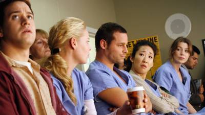 The Strangely Soothing Allure of Watching Grey's Anatomy During a Pandemic - glamour.com
