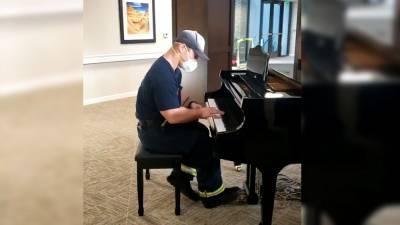 Arizona firefighter reveals hidden piano talent after responding to call at assisted-living facility - fox29.com - Los Angeles - state Arizona - county Mesa
