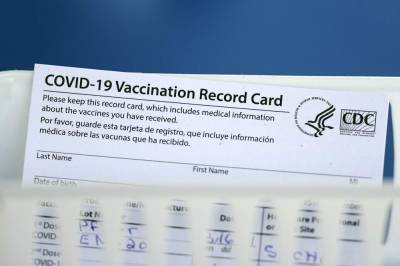 Winter Garden - Winter Garden woman tests positive for COVID-19 between vaccine doses - clickorlando.com - state Florida - county Orange