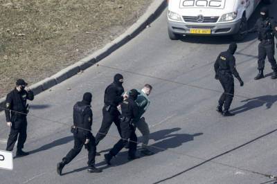 Police in Belarus capital arrest more than 100 protesters - clickorlando.com - Belarus - city Minsk