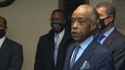 Derek Chauvin - Rev. Sharpton urges people to take a knee Monday morning around 8 a.m. CDT ahead of Chauvin trial start - fox29.com - Usa - county George - county Floyd - city Minneapolis, county Floyd