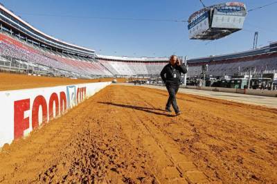 Truex routs Bristol field on dirt to win his 1st Truck race - clickorlando.com - state Tennessee - county Bristol - county Martin