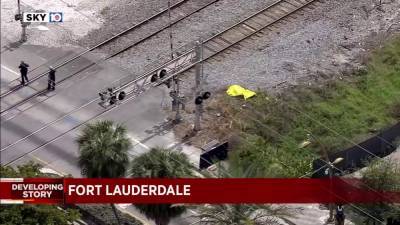 Man on scooter struck, killed by commuter train in Florida - clickorlando.com - state Florida - county Lauderdale - city Fort Lauderdale, state Florida