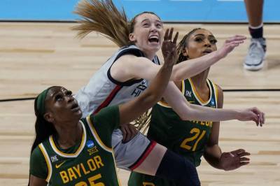 Paige Bueckers - UConn reaches 13th straight Final Four, beating Baylor 69-67 - clickorlando.com - state Arizona - state Indiana - city San Antonio