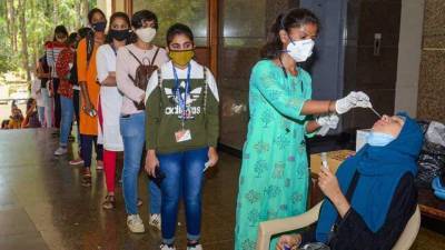 Manoj Mukund Naravane - Around 1 lakh doses of Made in India Covid vaccines handed over to Nepal Army - livemint.com - city New Delhi - India - Nepal - city Kathmandu