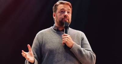 Jason Manford - Jason Manford jokes about 'anal Covid swabs' in Glasgow while filming new quiz show - dailyrecord.co.uk - Britain - Scotland