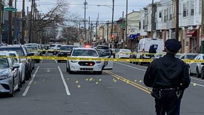 Police: Man injured after hail of gunfire erupts in South Philadelphia - fox29.com