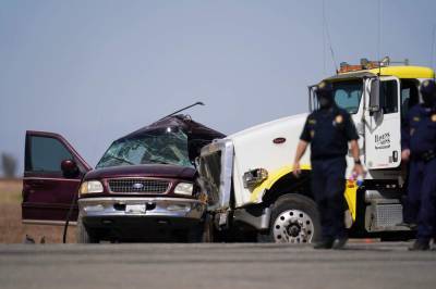 El Centro - 9 in SUV have major injuries in border crash that killed 13 - clickorlando.com - state California - Guatemala