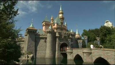 California theme parks, outdoor venues allowed to reopen once county enters red tier - fox29.com - Los Angeles - state California