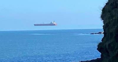 ‘Hovering ship’ photographed off U.K. coast in rare optical illusion - globalnews.ca
