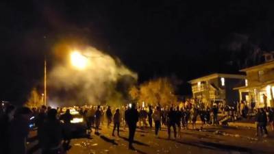 Hundreds flooded streets near Colo. university for massive ‘party’ that ended in clash with police - fox29.com