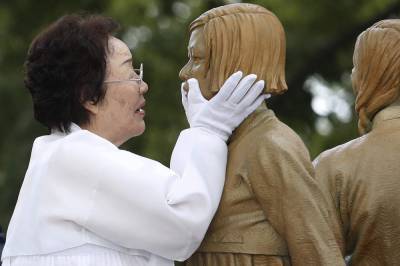 Harvard professor ignites uproar over 'comfort women' claims - clickorlando.com - South Korea - Japan - North Korea