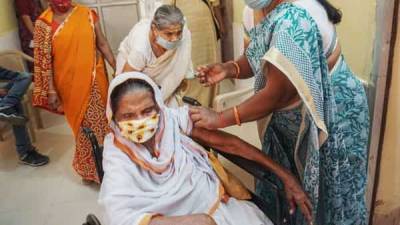 Widows of Vrindavan vaccinated against COVID-19 on Women's Day - livemint.com - India
