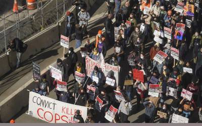 George Floyd - Derek Chauvin - Fiery chants for justice from marchers at Chauvin trial - clickorlando.com - county George - city Minneapolis