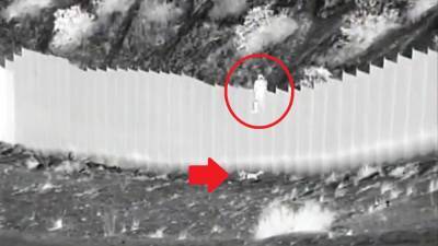 Border Patrol video shows smugglers abandoning 5-year-old, 3-year-old at the border - fox29.com - state New Mexico - county El Paso