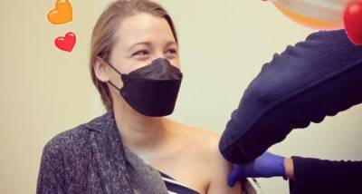 Ryan Reynolds - Blake Lively - Blake Lively is all smiles at her 'heroic nurse' as she gets Covid 19 vaccine shot with husband Ryan Reynolds - pinkvilla.com