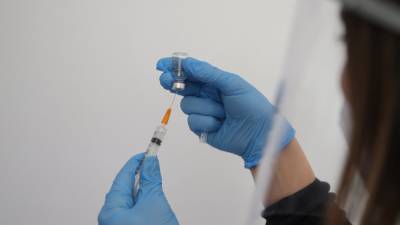 GPs to vaccinate medically vulnerable aged between 16 and 69 - rte.ie - Ireland