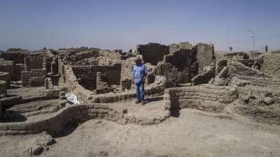 Famed Egyptian archaeologist reveals new details about lost city - fox29.com - Egypt