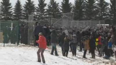 Pandemic defiance soars as COVID-19 variants surge in Alberta - globalnews.ca