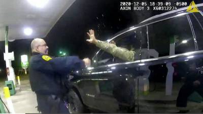Ralph Northam - U.S.Army - Officer accused of force in stop of Black Army officer fired - clickorlando.com - state Virginia - Richmond, state Virginia