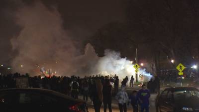 Officers disperse crowds as unrest follows police shooting in Brooklyn Center, Minnesota - fox29.com - state Minnesota - city Brooklyn