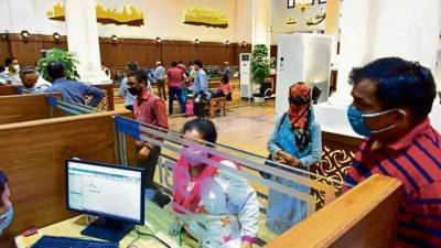 Maharashtra: Businesses choke under new Covid-19 curbs - livemint.com - India - city Mumbai