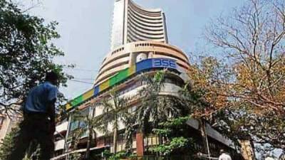 Markets erase early gains as covid cases continue to surge - livemint.com - India - Bangladesh