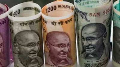 INR vs USD: Covid concerns drag rupee to 10-month low - livemint.com - Usa - India