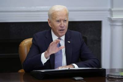 Joe Biden - Vladimir Putin - Biden raises concerns with Putin about Ukraine confrontation - clickorlando.com - Russia - city Moscow - Ukraine