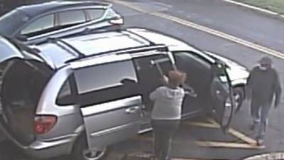 Police searching for couple that stole $5K worth of furniture from Bonefish Grill in Exton - fox29.com - state Pennsylvania