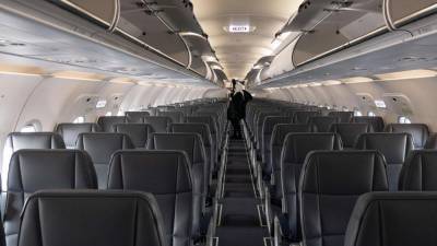 Vacant middle seats on airplanes cut COVID-19 exposure risk by up to 57%, CDC study says - fox29.com - Los Angeles - state Kansas