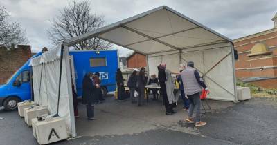 Hundreds benefit from Tameside's first pop-up Covid vaccination clinic - manchestereveningnews.co.uk