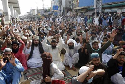 Pakistan blocks social media access amid anti-France rallies - clickorlando.com - France - Pakistan - city Lahore