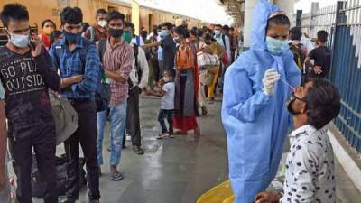 Gujarat sees highest one-day COVID spike, over 8,000 new cases for second day - livemint.com - India
