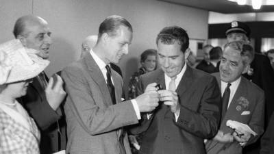 Philip Princephilip - Richard Nixon - Prince Philip once apologized to President Nixon for making a 'lame' toast - fox29.com - state California - Washington - Greenland