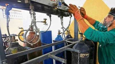 Covid-19: Railways permit transport of liquid medical oxygen in tankers - livemint.com - India