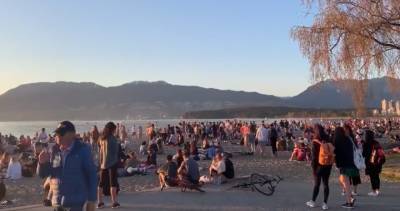 Witness shocked by ‘crazy party’ on Vancouver’s Kits Beach amid COVID-19 restrictions - globalnews.ca - Canada