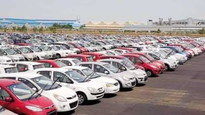 Covid-19 hits passenger vehicle exports, shipments tumble 39% in FY21 - livemint.com - city New Delhi - India