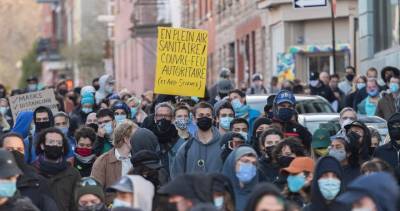 COVID-19: Montreal protesters denounce 8 p.m. curfew as unscientific, harmful to vulnerable - globalnews.ca - Canada