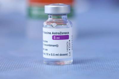 Shelley Deeks - Canada pauses AstraZeneca vaccine for under 55 - clickorlando.com - Canada - county Canadian